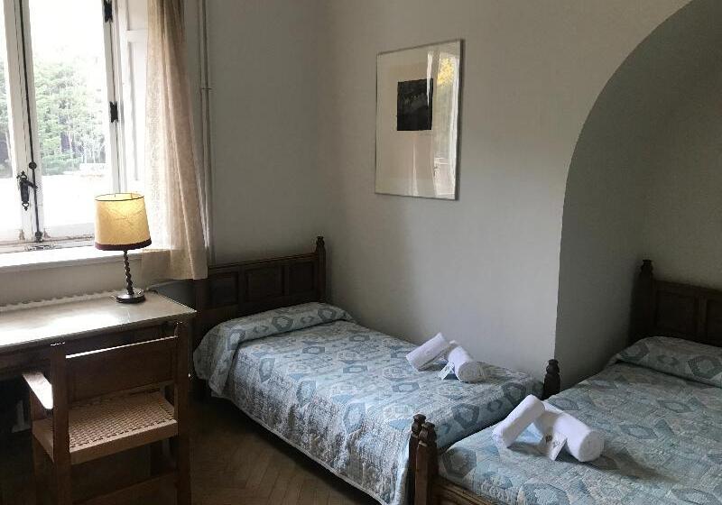 Номер Стандарт, Hospederia Santa Cruz