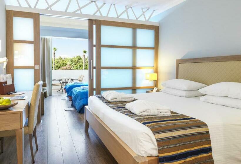 Семейный Полулюкс, Olympic Lagoon Resort Paphos
