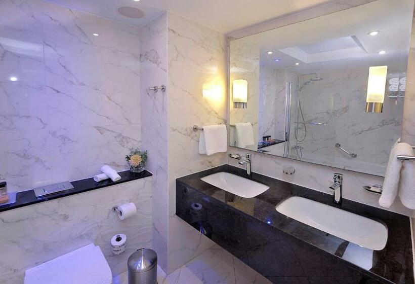 Номер Deluxe Вид на Море Боковой, Olympic Lagoon Resort Paphos