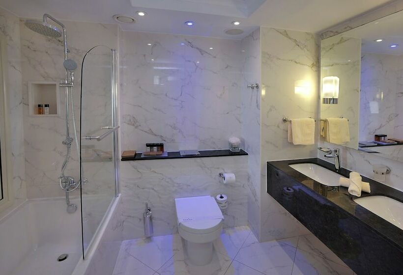 Номер Deluxe Вид на Море Боковой, Olympic Lagoon Resort Paphos