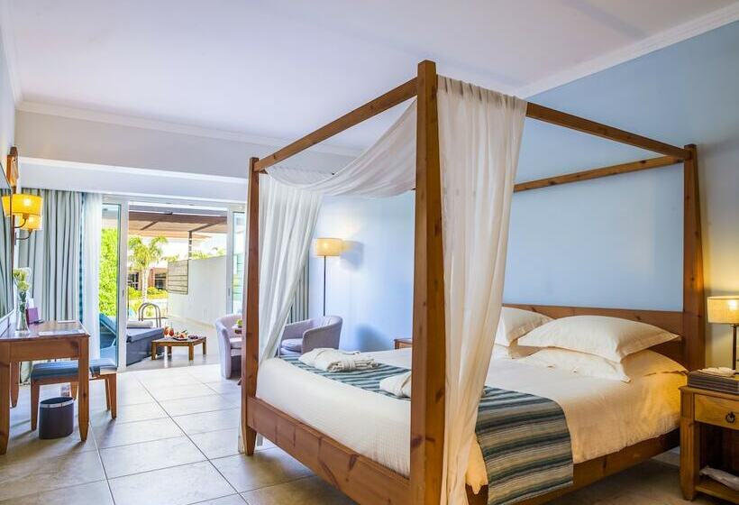 Полулюкс с Бассейном, Olympic Lagoon Resort Paphos