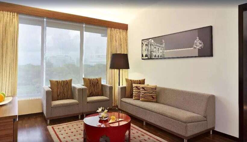 Люкс Повышенной Комфортности, Vivanta Kolkata Em Bypass