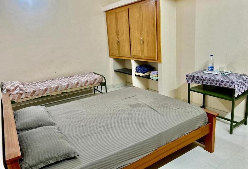 Номер Стандарт Трехместный, Sundaram Rooms
