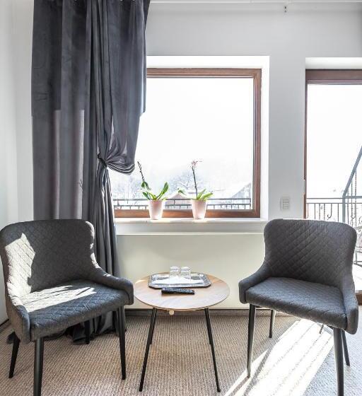 Номер Стандарт с Балконом, Emerald Residence