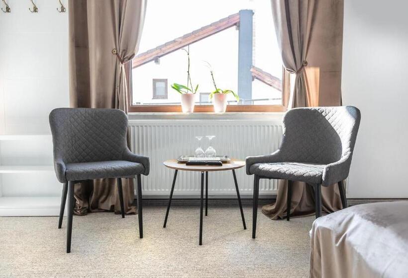 Номер Стандарт Трехместный, Emerald Residence