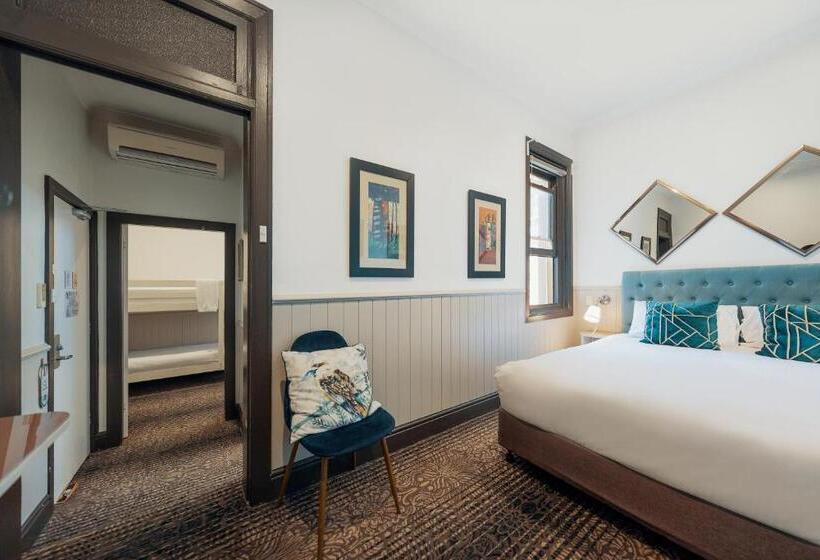 패밀리 룸, Cremorne Point Manor