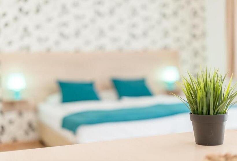 استودیوی استاندارد, Prince Apartments