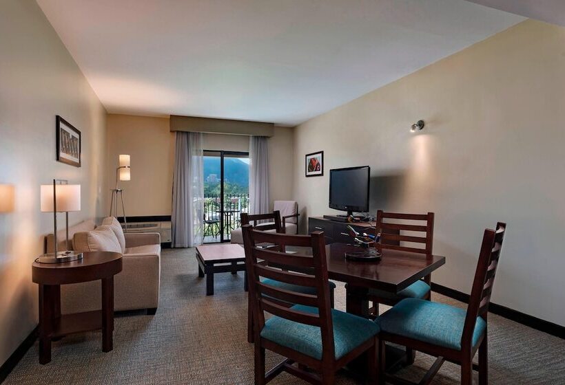 סוויטה, Courtyard By Marriott San Salvador
