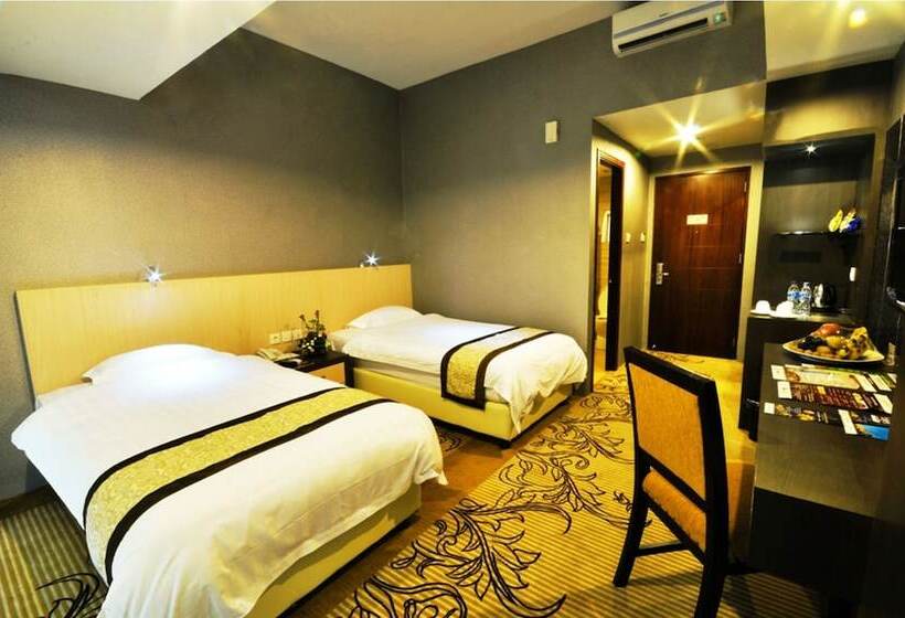 Номер Deluxe, Hermes Palace Hotel Medan