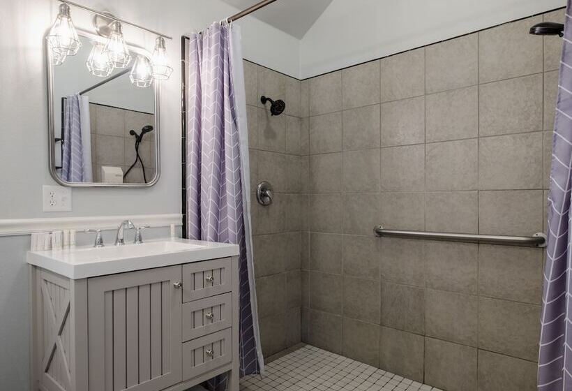 Дом 1 Спальня, Hounds Tooth Inn