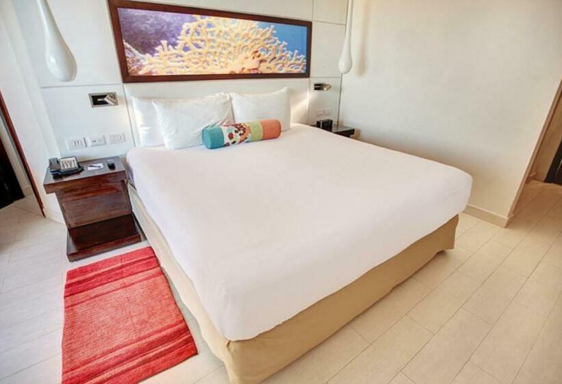 Номер Deluxe Вид на Море, Hideaway At Royalton Blue Waters, An Autograph Collection All Inclusive Resort   Adults Only