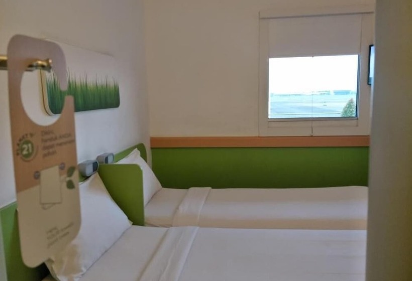اتاق استاندارد با چشم‌انداز, Cordia Hotel Surabaya Airport