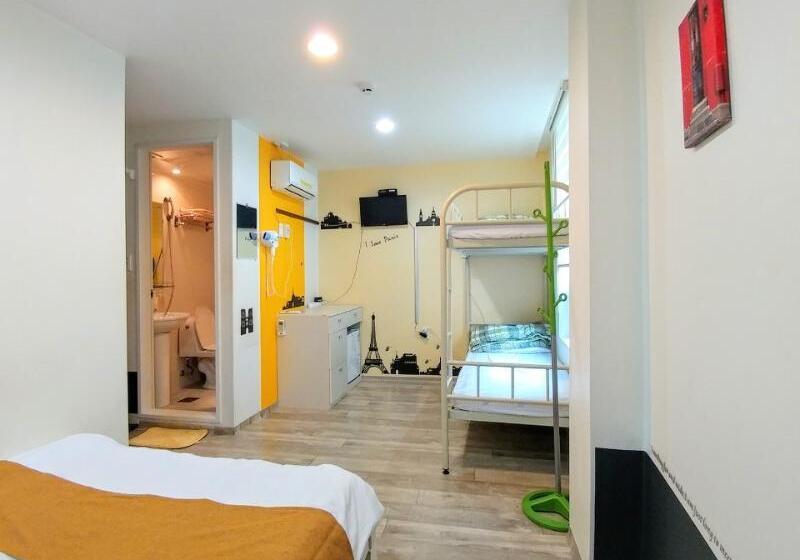 Camera Familiare, Hostel Tommy