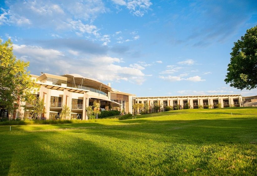 اتاق لوکس, The Fairway Hotel, Spa & Golf Resort