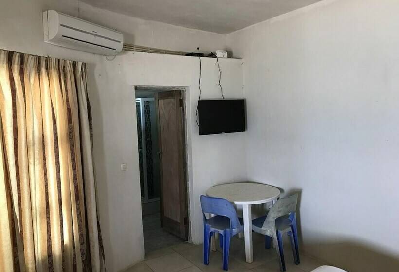 샬레, Macaneta Holiday Resort