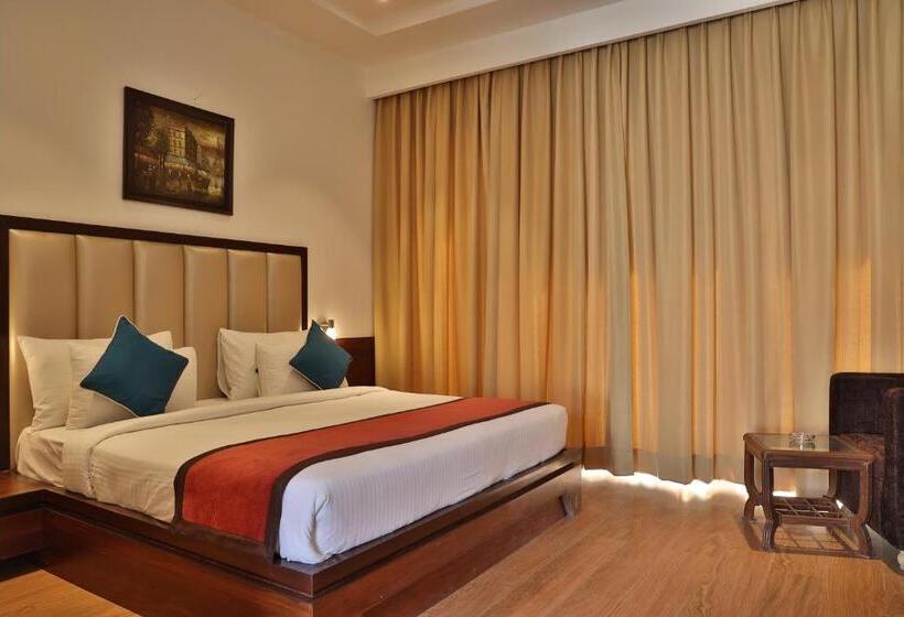 Президентский Люкс, Mannat Resort Paota