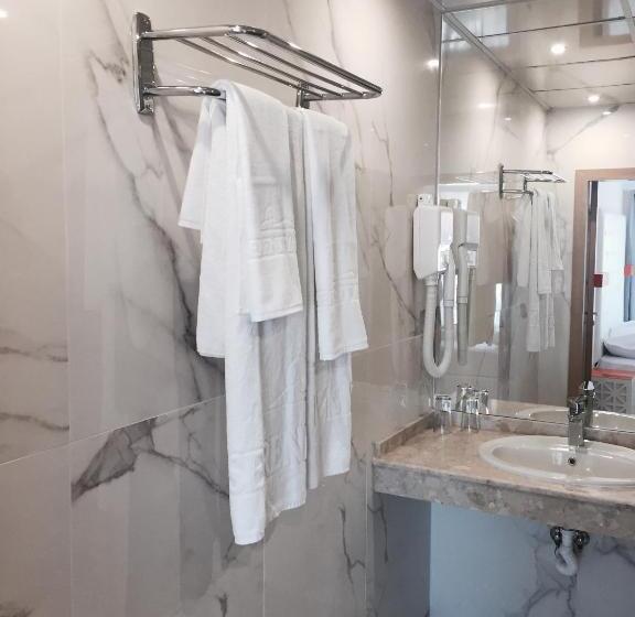 Трехместный Номер Deluxe, Perla Beach Luxury   All Inclusive & Free Beach Access