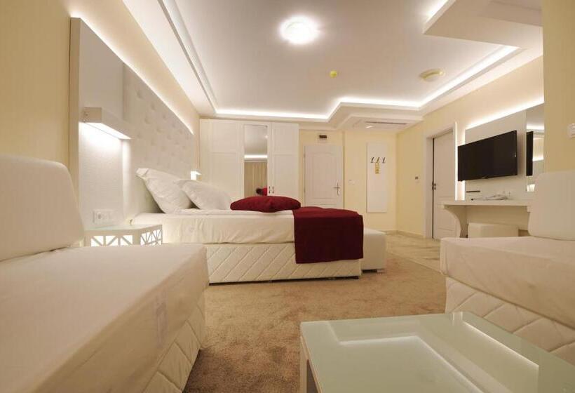 Трехместный Номер Deluxe, Perla Beach Luxury   All Inclusive & Free Beach Access