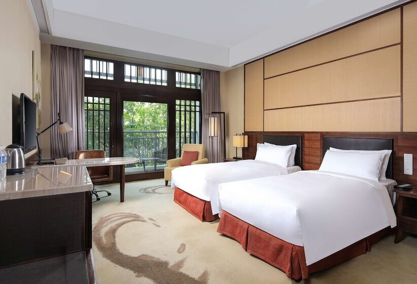 Номер бизнес-класса, Radisson Blu Resort Wetland Park