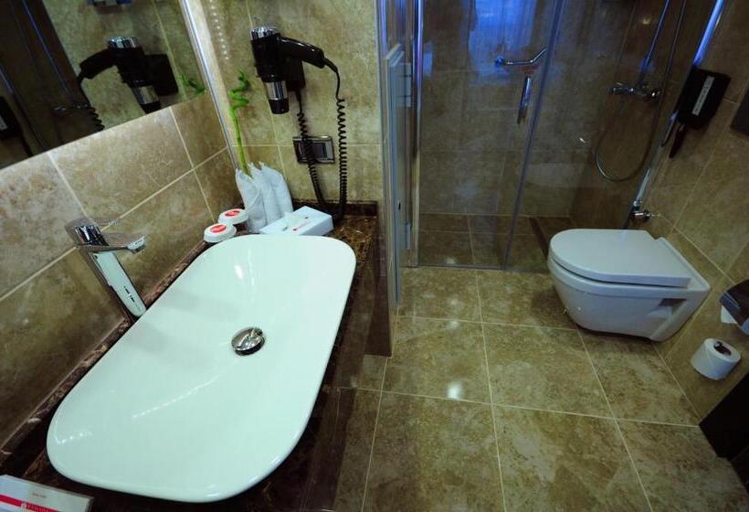 Standard Connecting Room, Ramada Plaza By Wyndham Izmit