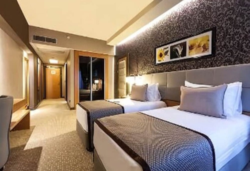 Standard Connecting Room, Ramada Plaza By Wyndham Izmit