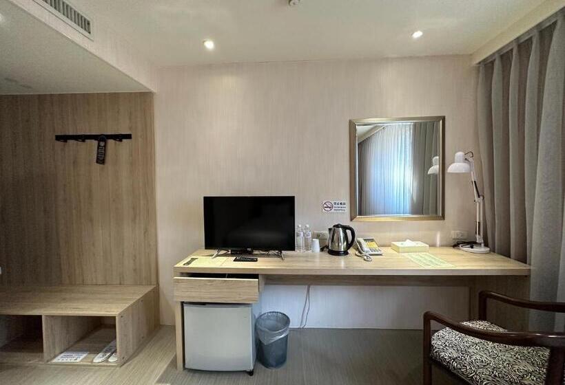 اتاق لوکس, Young Soarlan Hotel   Tainan