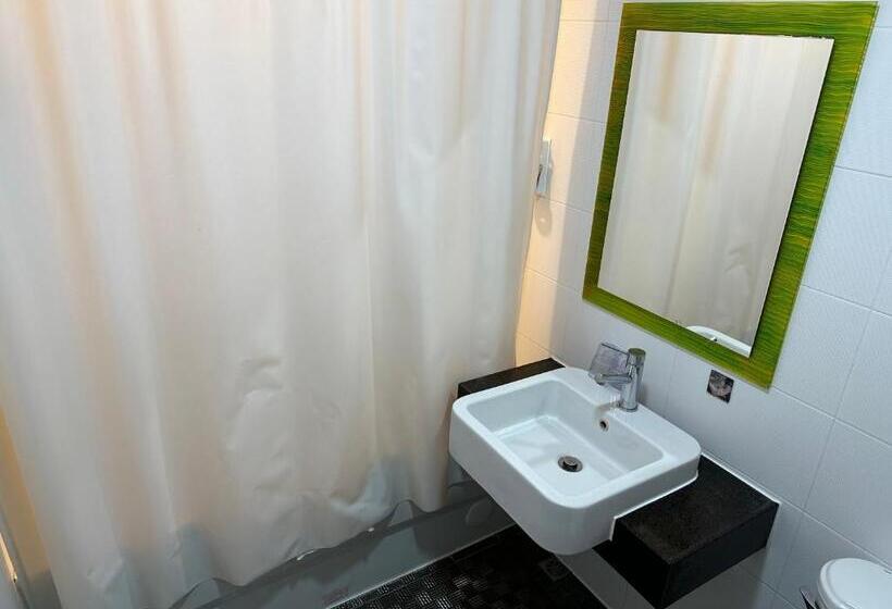 اتاق لوکس خانوادگی, Young Soarlan Hotel   Tainan