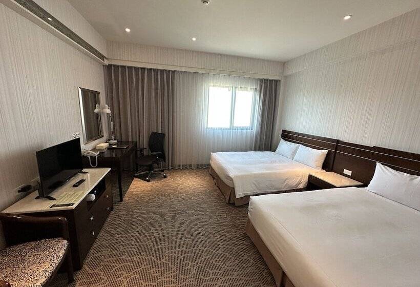 اتاق لوکس چهار تخته, Young Soarlan Hotel   Tainan