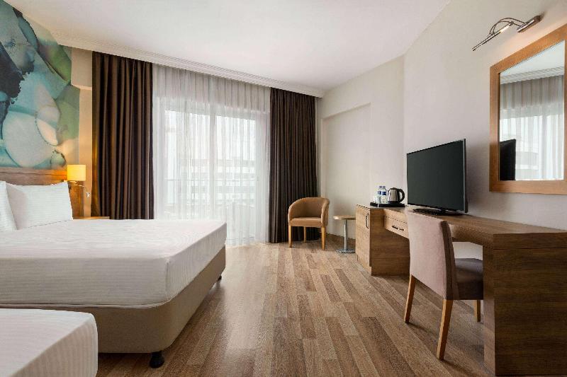 Номер Superior, Wyndham Garden Lara