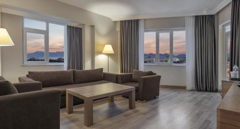 سوییت خانوادگی, Wyndham Garden Lara