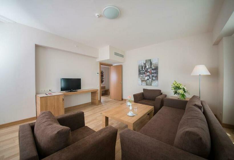 Family Suite, Wyndham Garden Lara