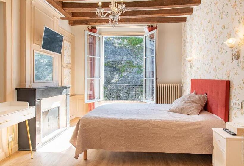 غرفة قياسية ثلاثية, La Little Maison