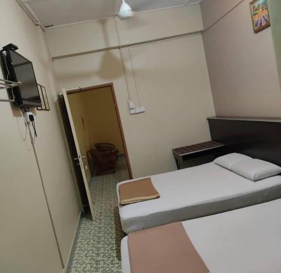 Номер Стандарт Трехместный, Marina Hotel Kemaman