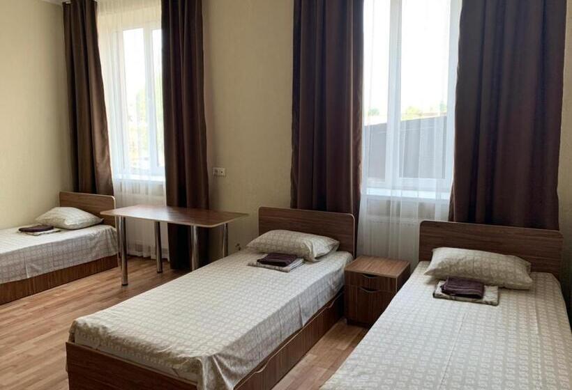 공동 객실, Monada Hotel & Hostel