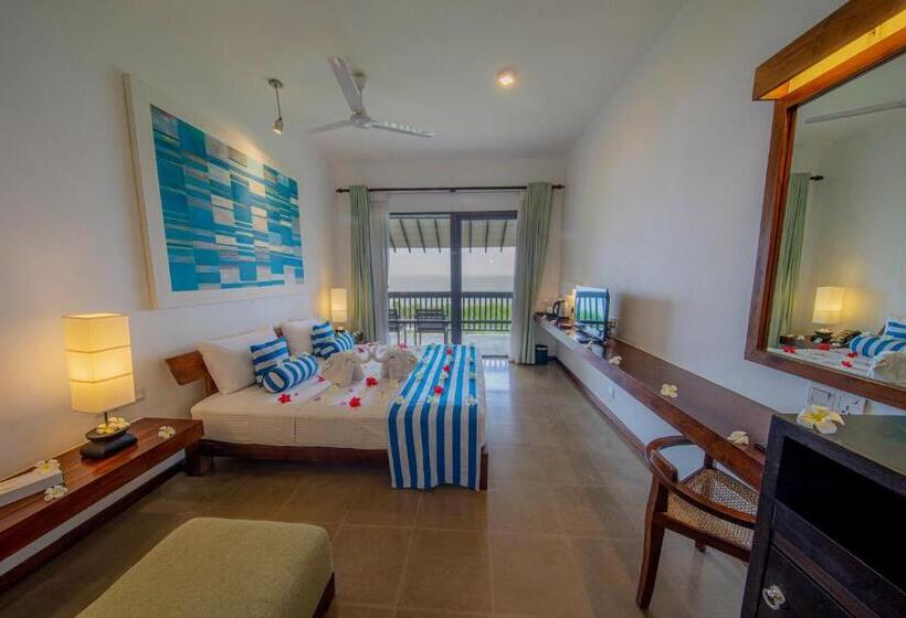 발코니가 있는 바다 전망 수피리어 룸, Temple Tree Resort & Spa
