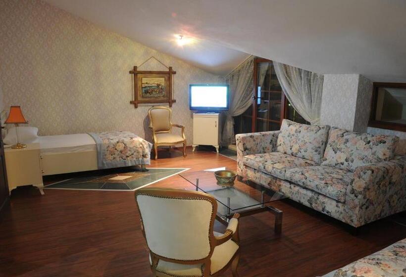 Quarto Triplo Deluxe, Casa Villa