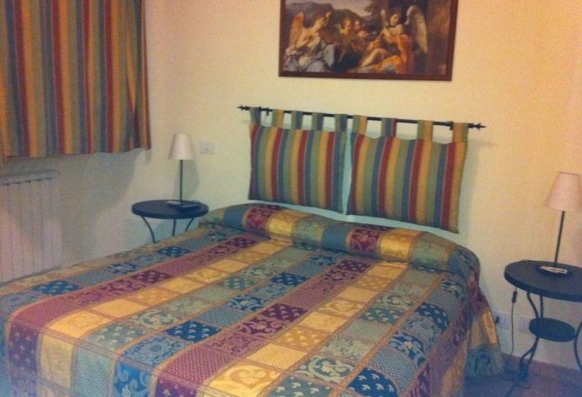 Quarto Triplo Estandar, The Flower B & B