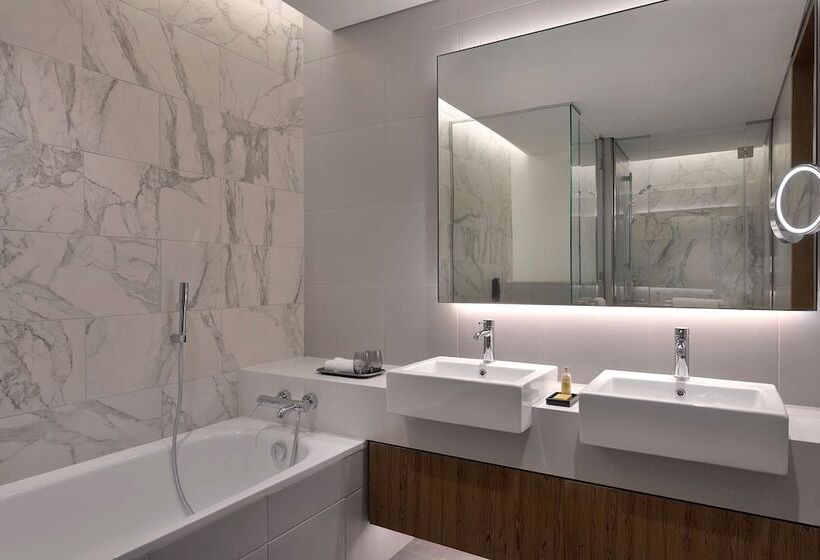 Апартаменты 3 Спальни, Doubletree By Hilton Abu Dhabi Yas Island Residences