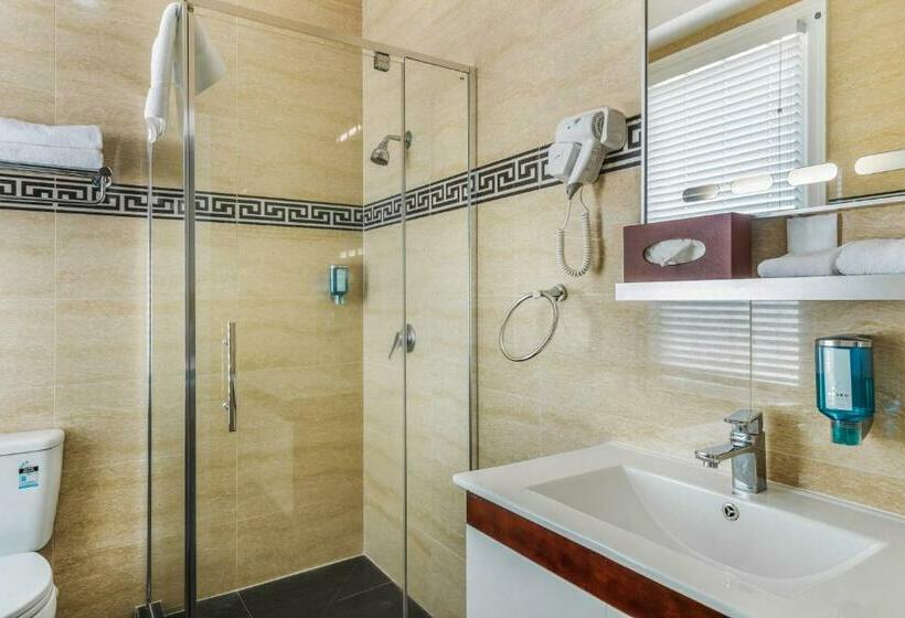 Номер Superior Кровать Кинг, Ramada By Wyndham Hamilton City Center