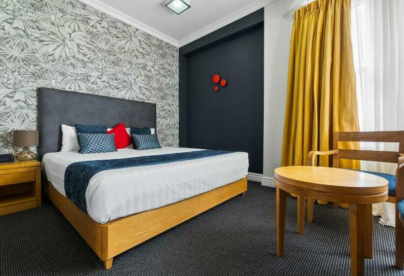 Номер Superior Кровать Кинг, Ramada By Wyndham Hamilton City Center