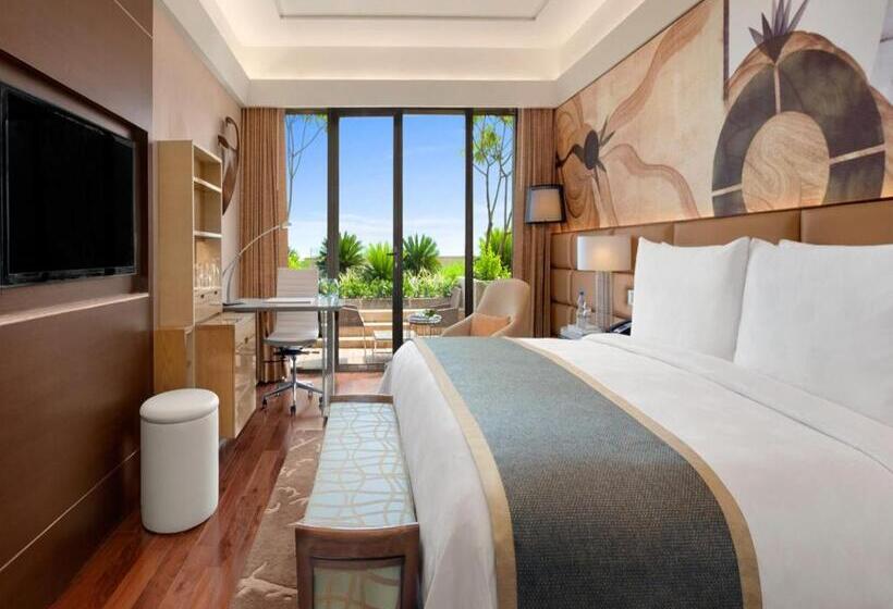 اتاق کلاب, The Leela Ambience Convention Hotel Delhi