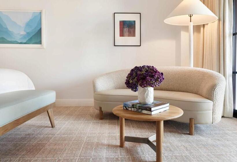Номер Стандарт с Террасой, The Maybourne Beverly Hills, Maybourne Hotel Collection