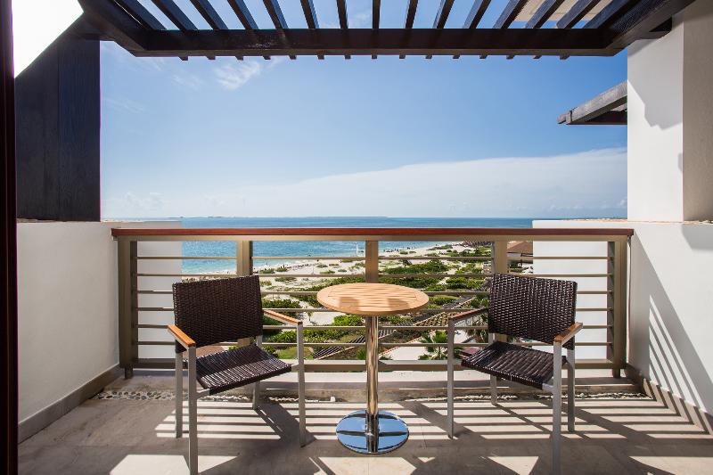 جناح جونيور مطلّ علي البحر, Secrets Playa Mujeres Golf & Spa Resort   All Inclusive Adults Only