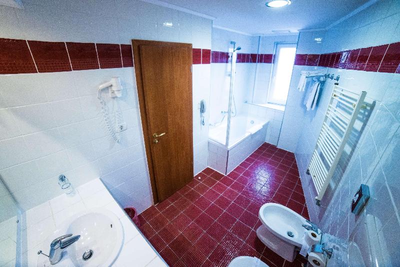 带大床的套房, Best Western Plus Lido