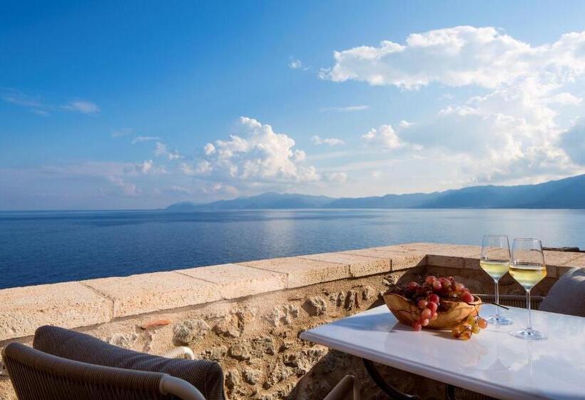 Люкс Повышенной Комфортности, Moni Emvasis Luxury Suites
