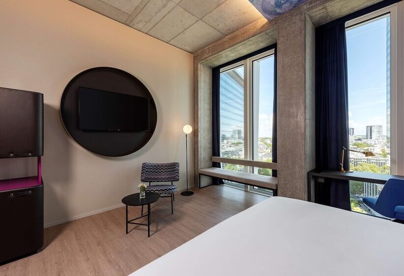 Premium room with view, Nhow Frankfurt