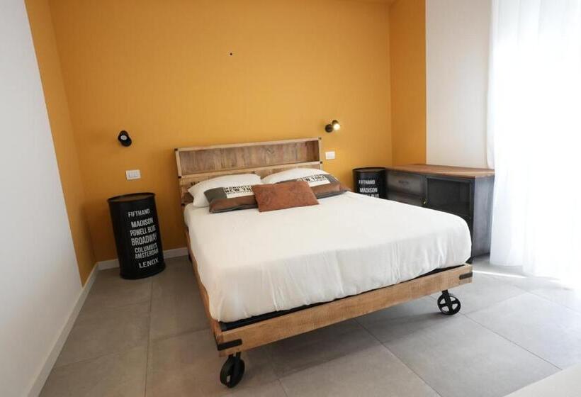 اتاق کلاسیک سه تخته, Ross Family Suites