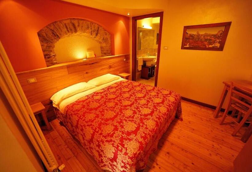 Номер Стандарт Вид на Горы, Pensione Albergo Diffuso Ceaglio Valle Maira