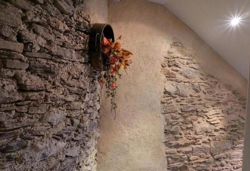 Трехместный Номер Стандарт с Видом, Pensione Albergo Diffuso Ceaglio Valle Maira