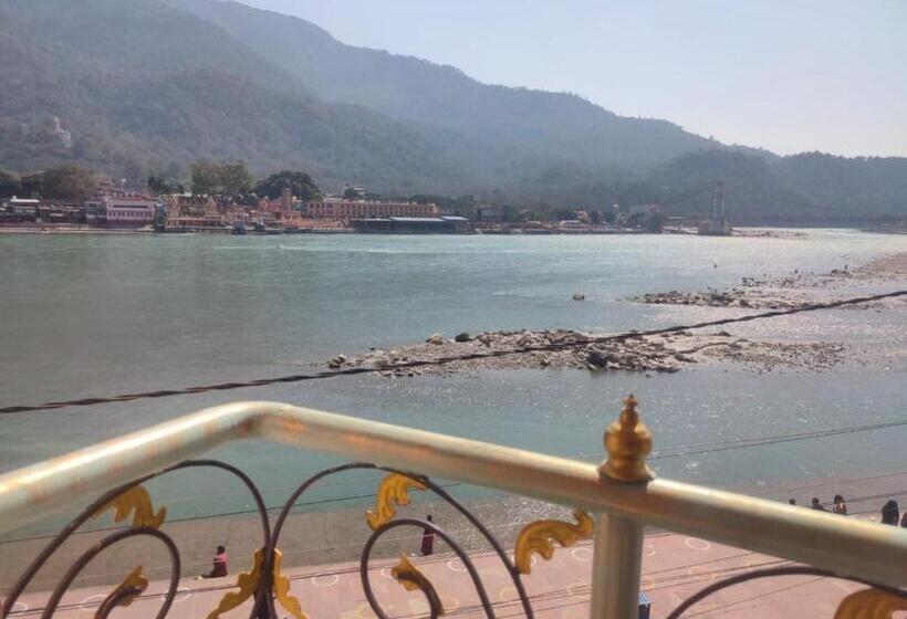 جناح عائلي, The Neeraj Ganga Heritage Palace